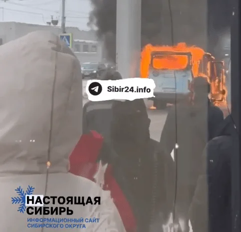 Маршрутка сгорела в Барнауле